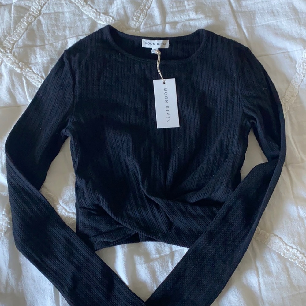 Black crop long sleeve